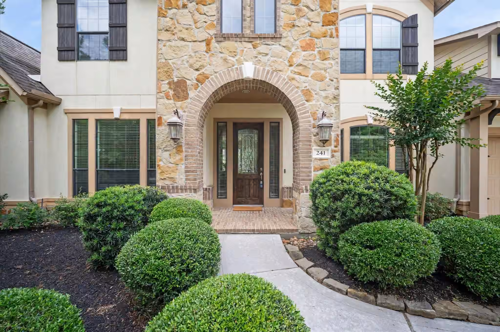Photo 5 of 241 W Tupelo Green Circle, Spring, TX