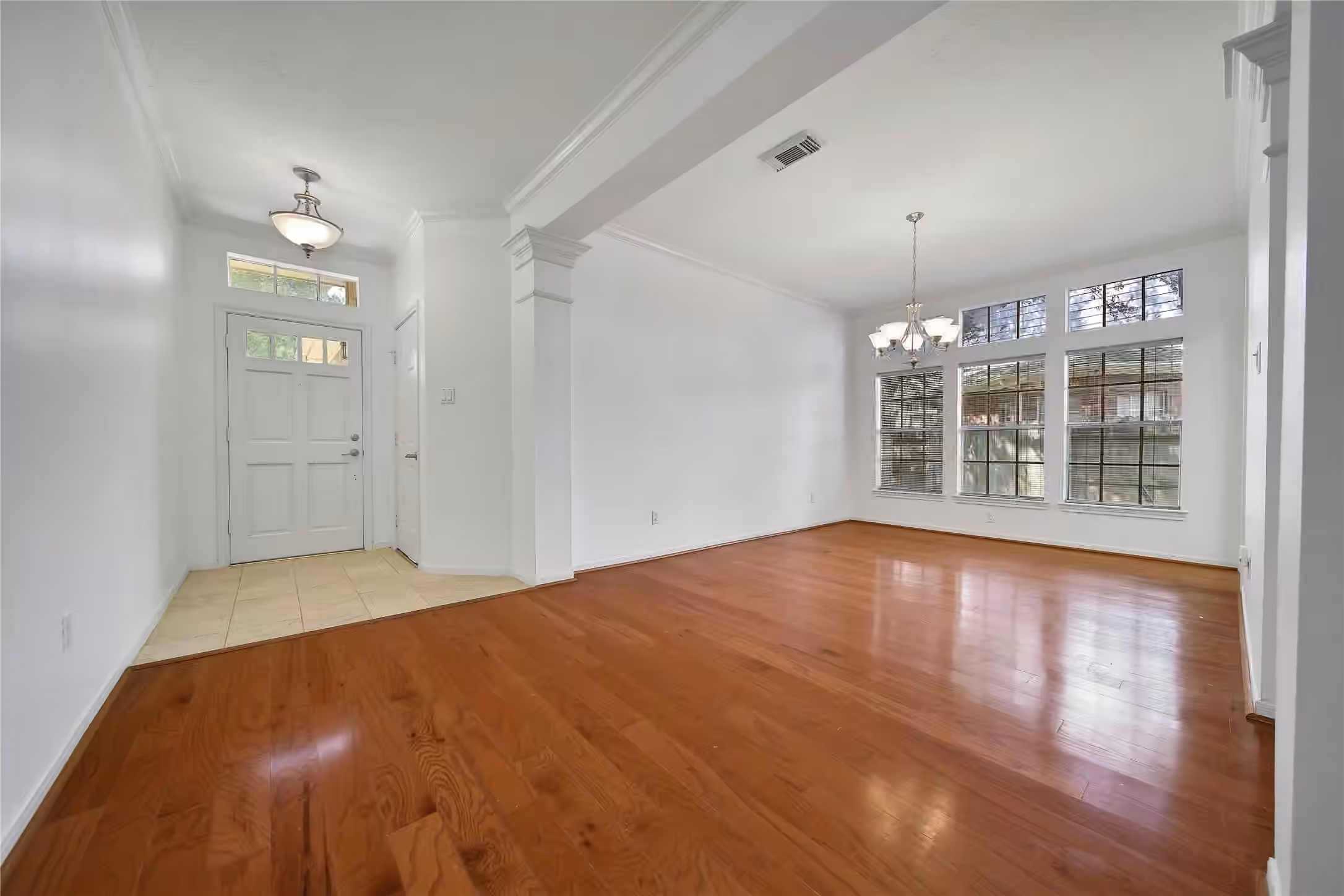 Photo 5 of 16014 Brittany Knoll Drive, Houston, TX