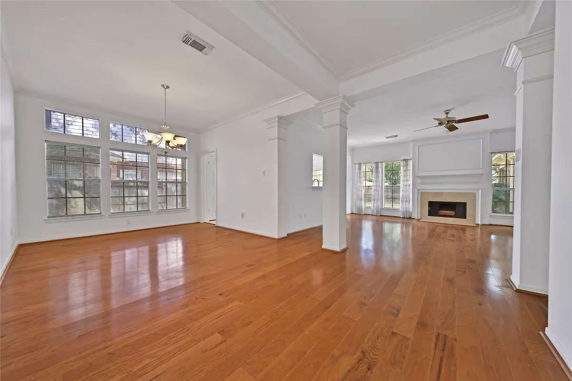 Photo 6 of 16014 Brittany Knoll Drive, Houston, TX