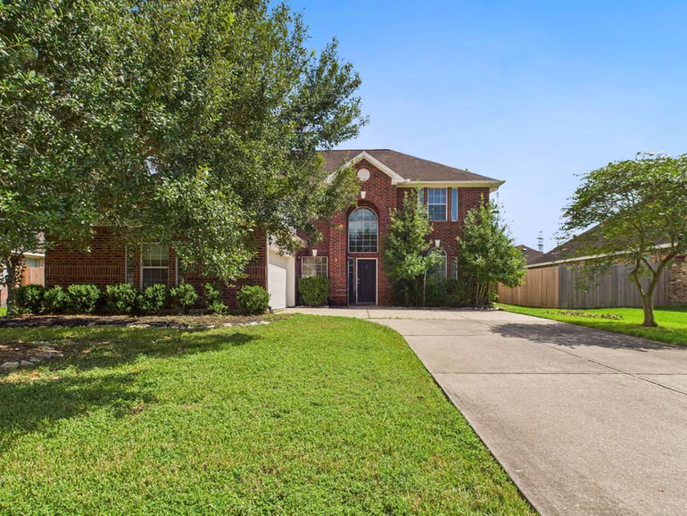 Photo of 1484 Allison Street, Alvin, TX