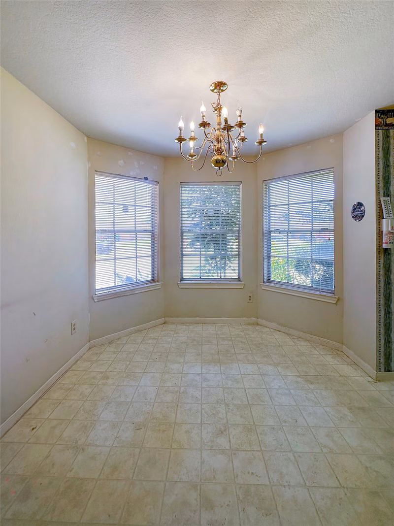 Photo 4 of 2908 Ashley Street, La Marque, TX