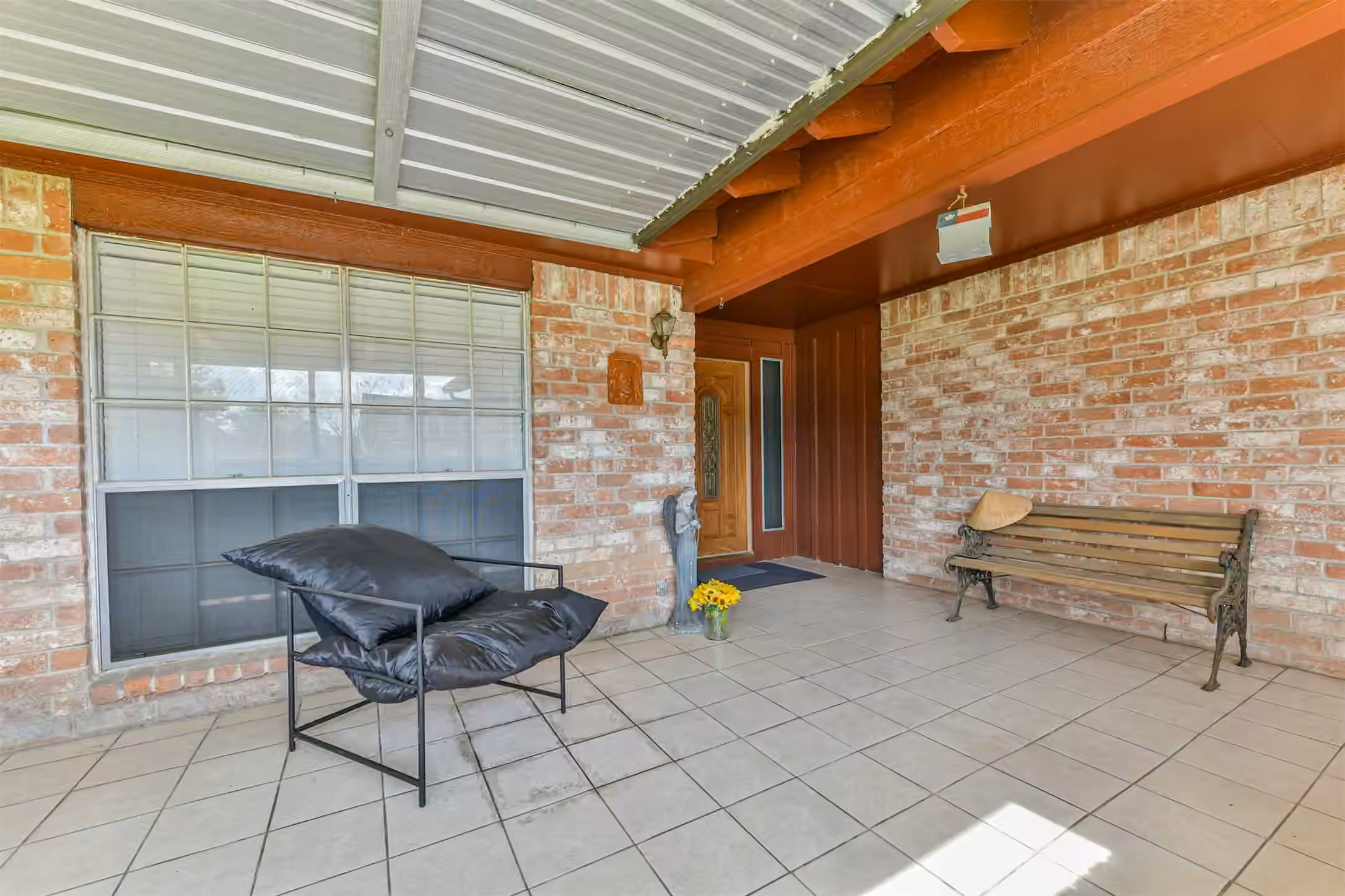 Photo 5 of 12118 Kirkholm Drive, Houston, TX