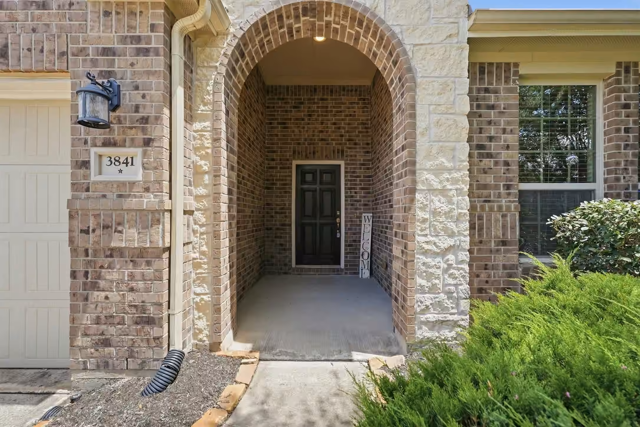 Photo 2 of 3841 Enchanted Timbers Lane, Spring, TX
