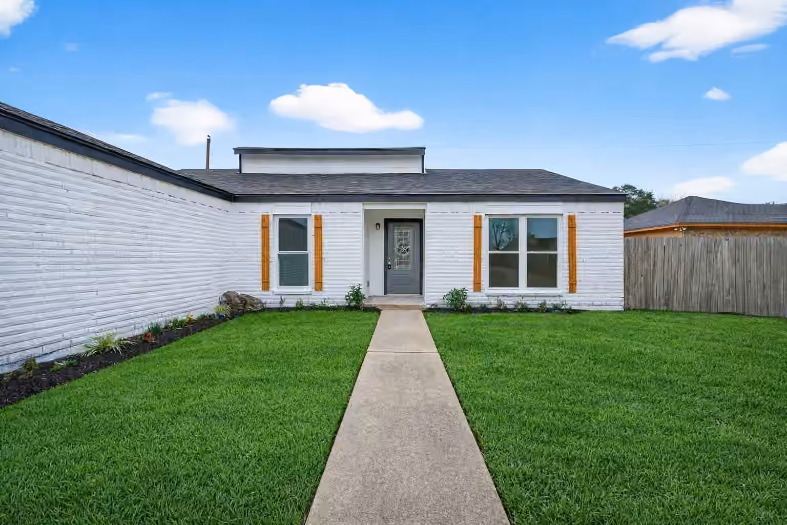 Photo 4 of 13110 Naples Lane, Stafford, TX