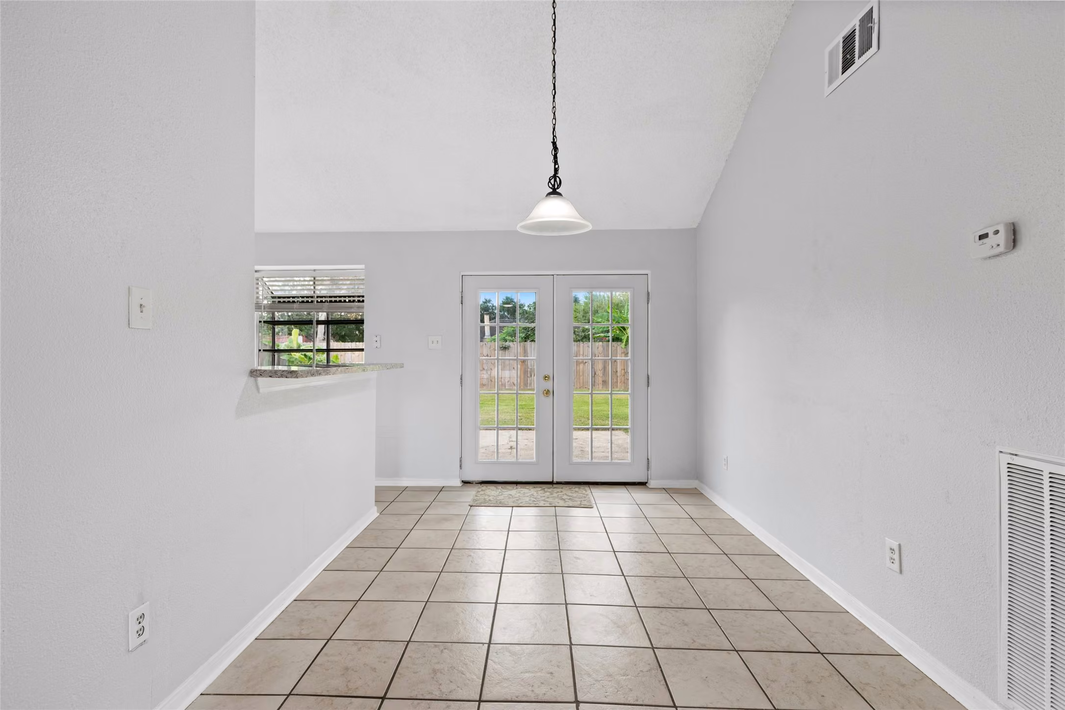 Photo 5 of 3105 Wood Fox Drive, Alvin, TX