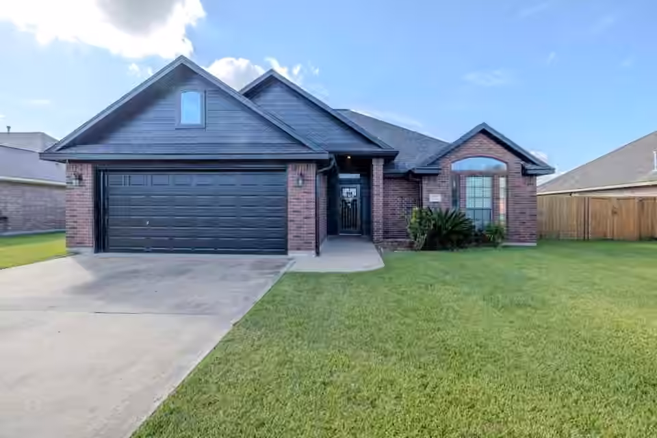 Photo of 3223 El Camino Street, Bay City, TX 77414