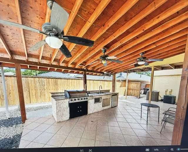 Photo 7 of 11423 Weathering Oaks Drive, Houston, TX