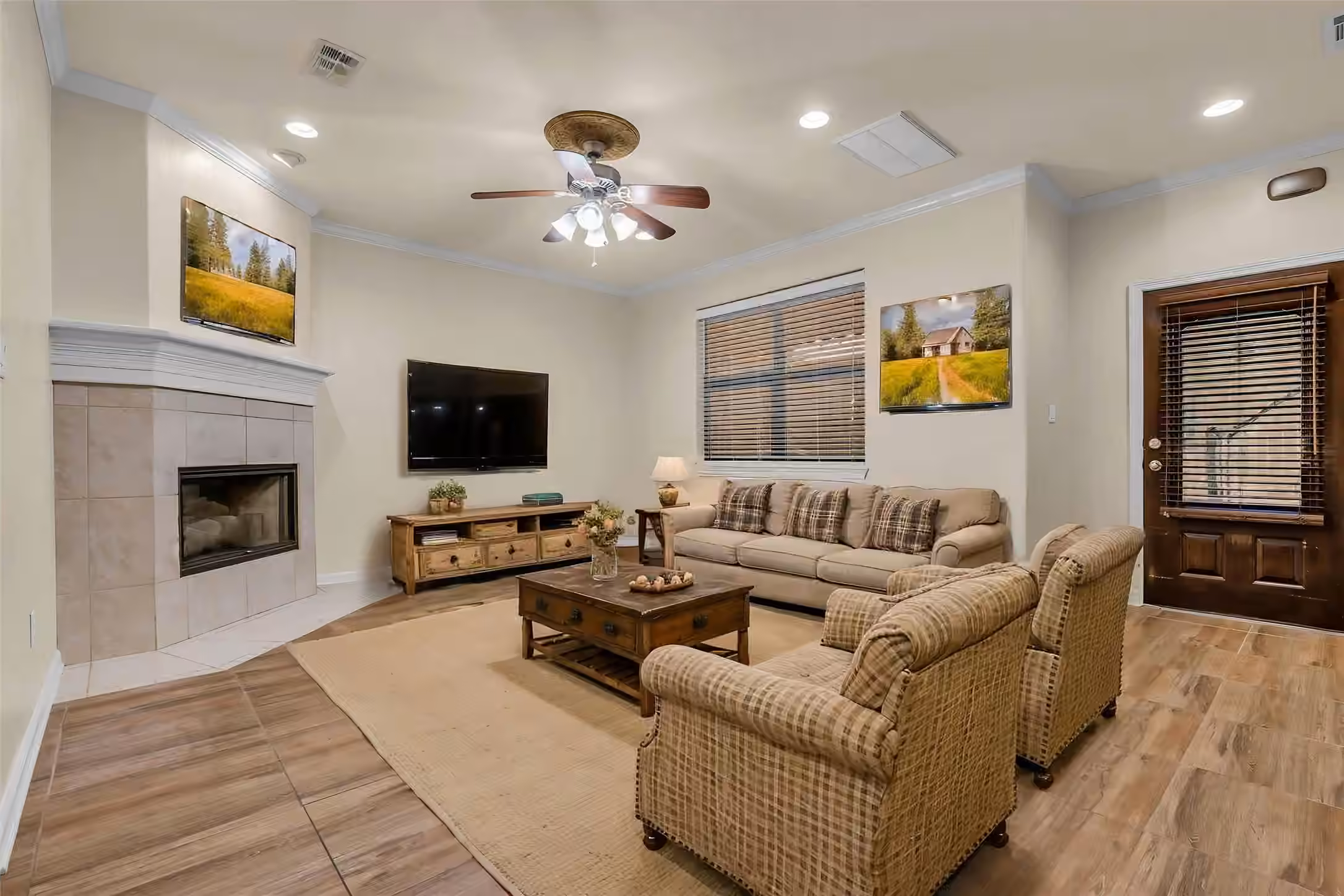 Photo 3 of 1898 Longmire Road 5, Conroe, TX