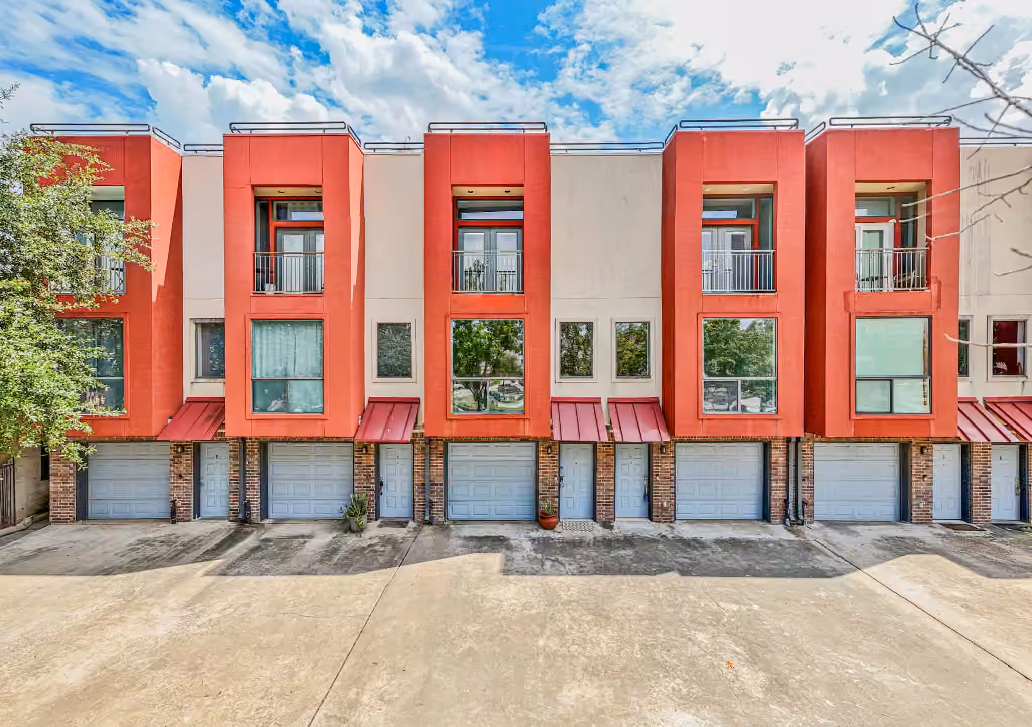 Photo 3 of 310 S Jensen Drive 7, Houston, TX