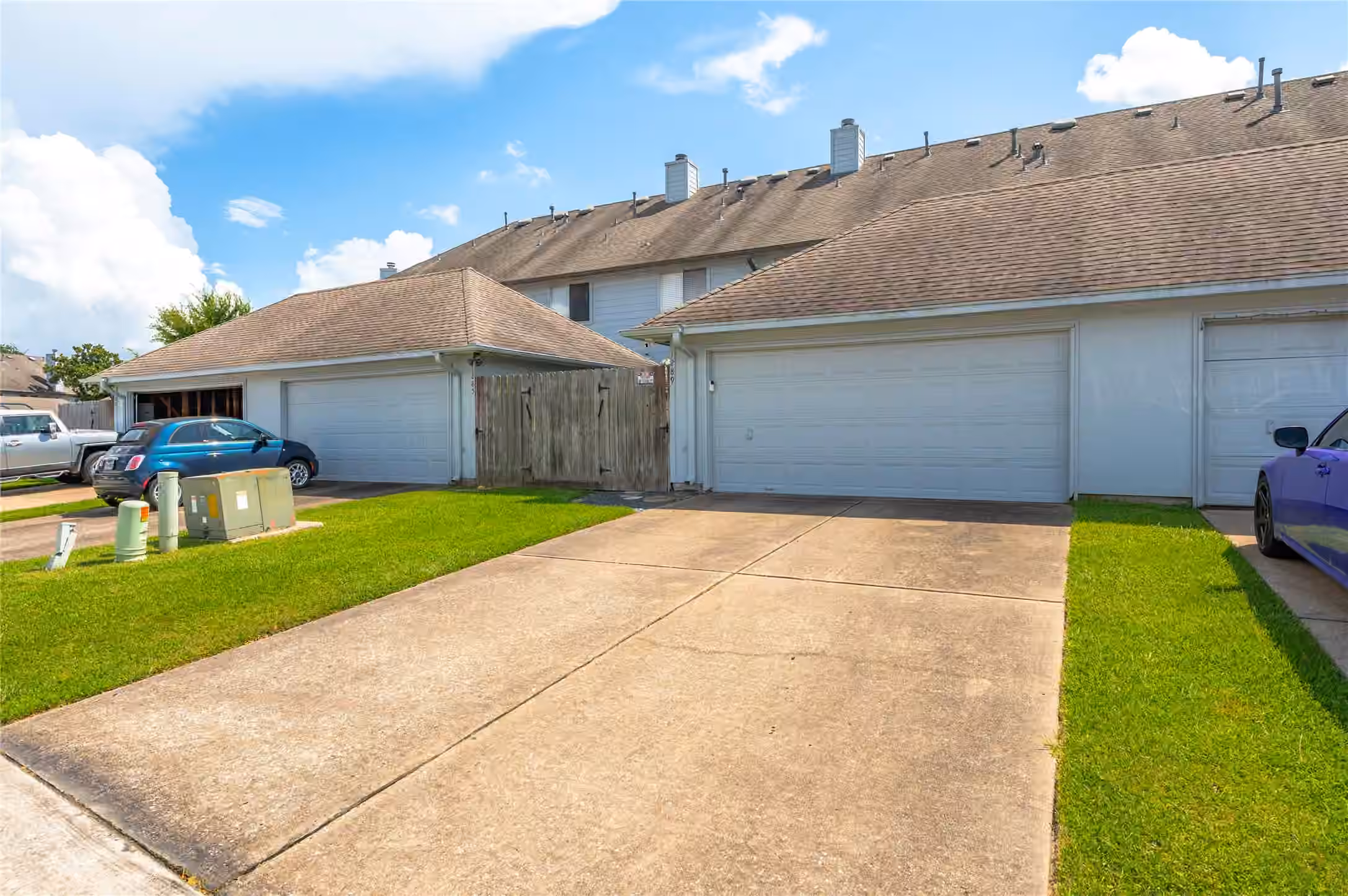 Photo 3 of 1289 El Camino Village Drive, Houston, TX