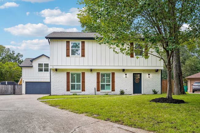 Photo of 6 Rockingham Place, Conroe, TX 77304