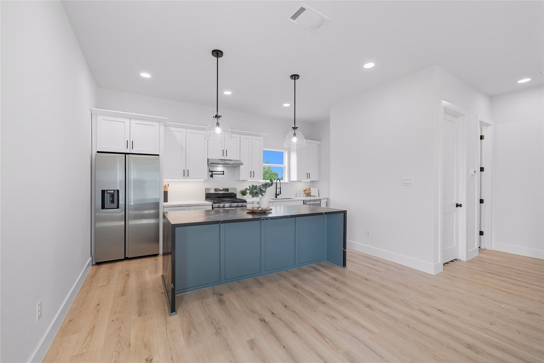 Photo 6 of 4749 Wilmington Street C, Houston, TX