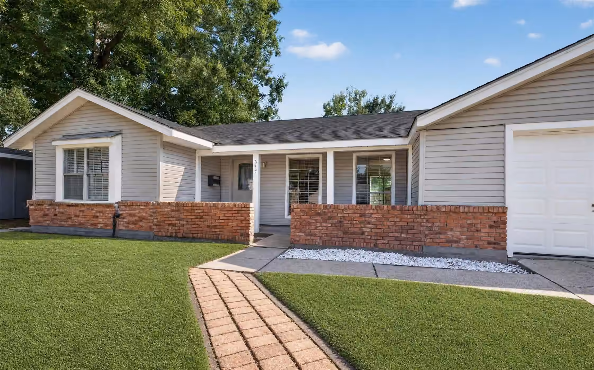 Photo 2 of 6717 Sharpcrest Street, Houston, TX