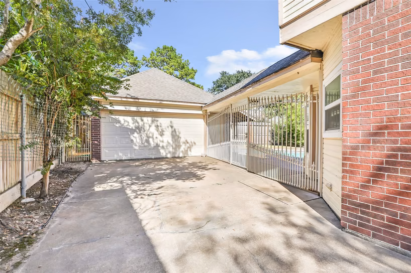 Photo 4 of 16222 Rutley Circle, Spring, TX