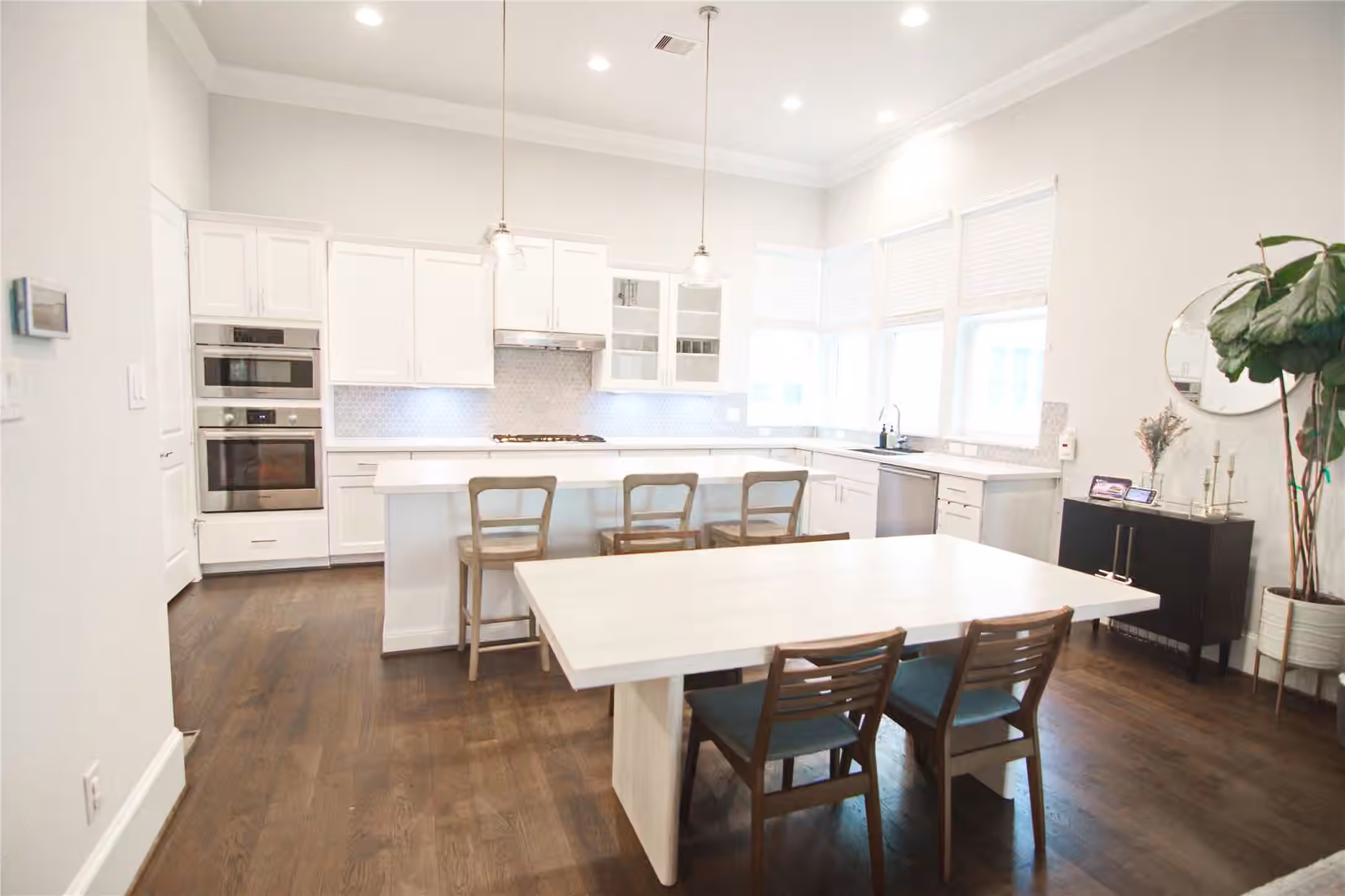 Photo 3 of 3310 Timbergrove Oak, Houston, TX