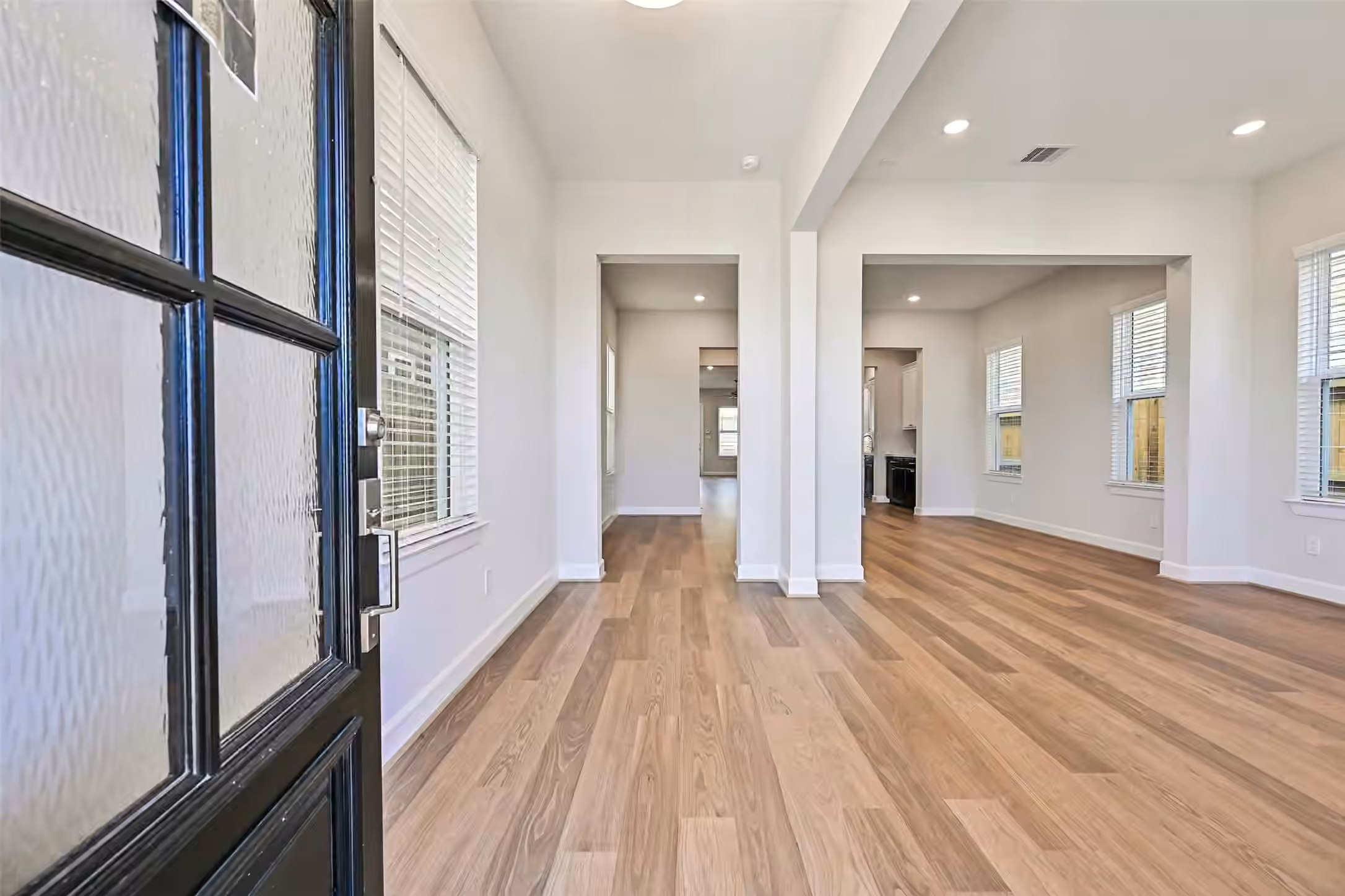 Photo 5 of 2521 S Houston Avenue, Pearland, TX