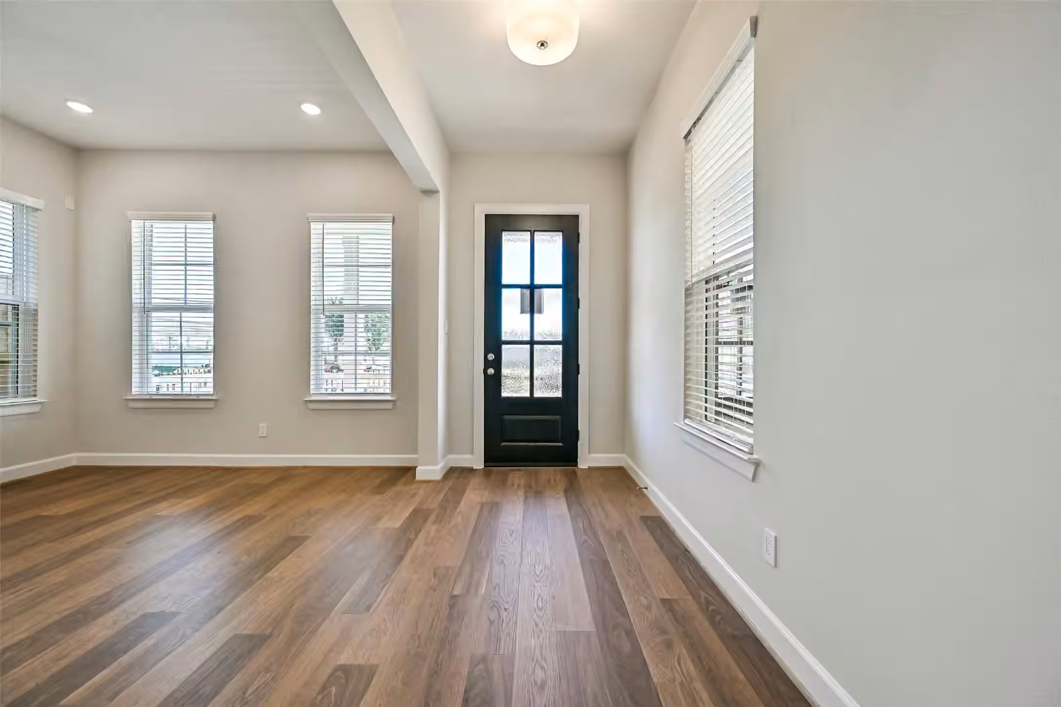 Photo 6 of 2521 S Houston Avenue, Pearland, TX