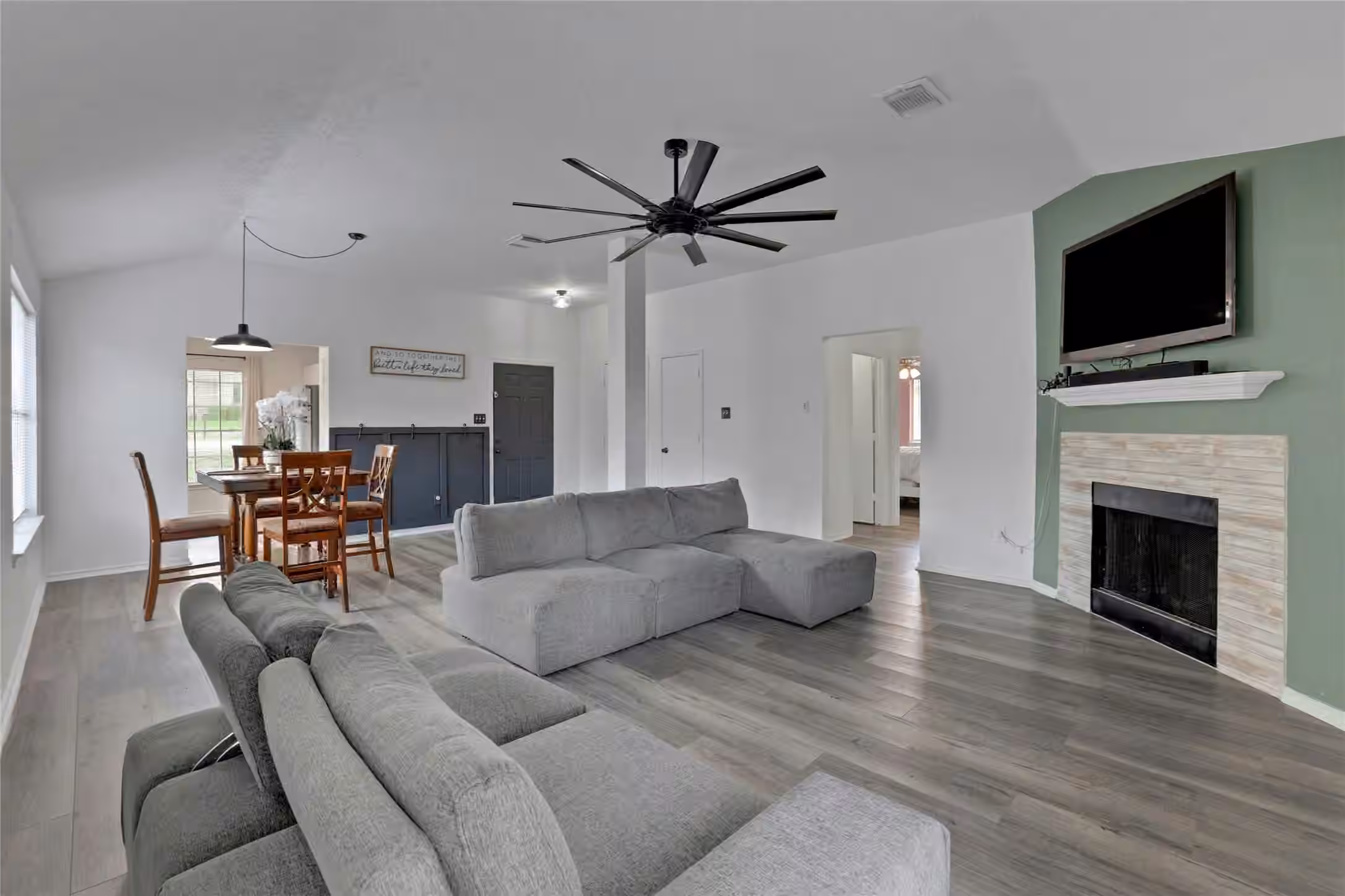Photo 2 of 219 Cape Conroe Drive, Montgomery, TX
