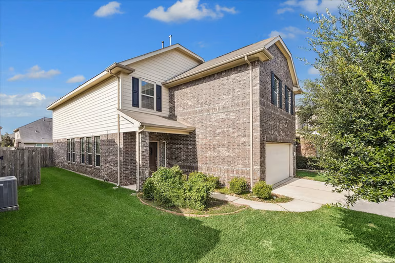Photo 3 of 9031 Sweet Blue Jasmine Lane, Humble, TX