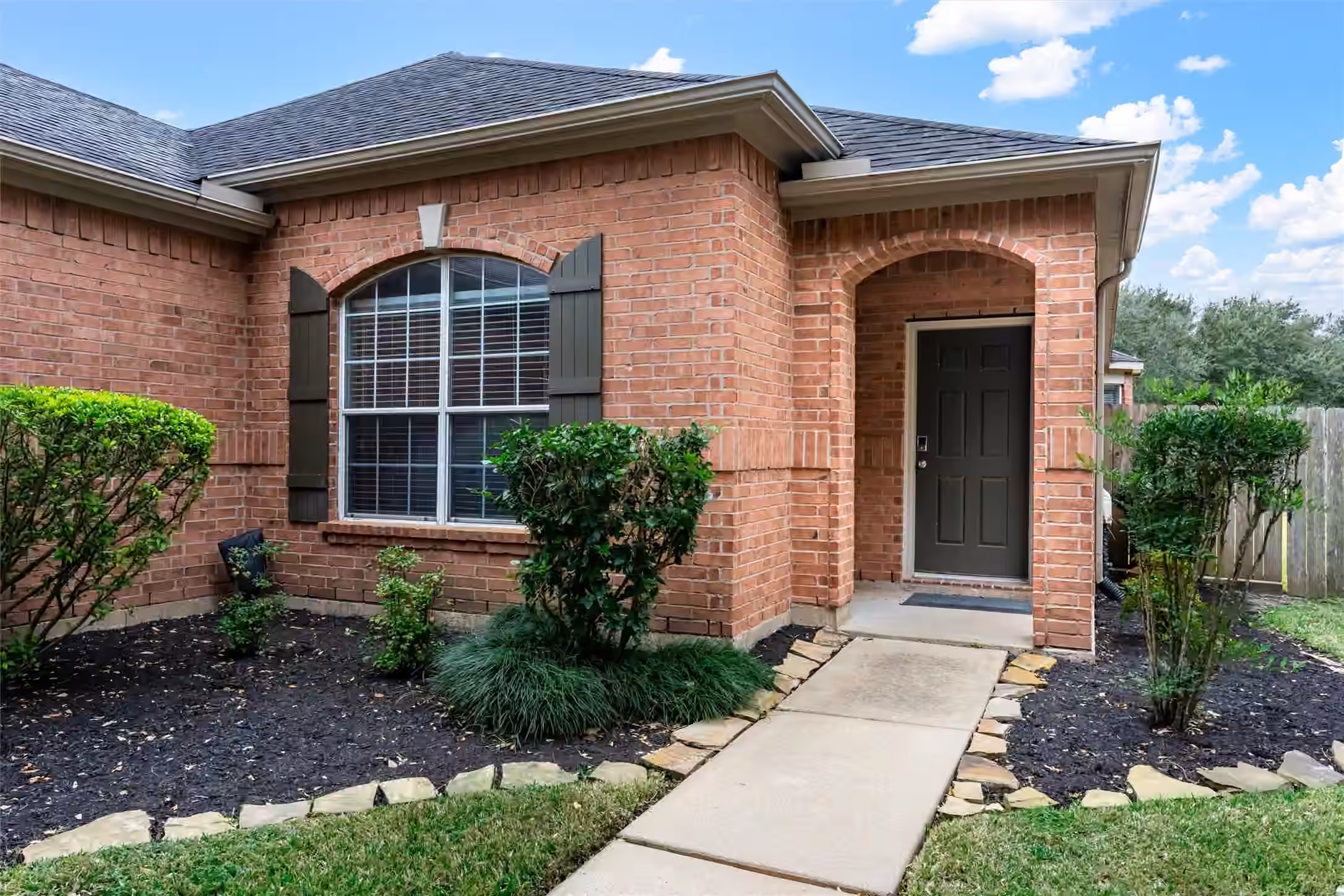 Photo 3 of 2815 Bay Springs View, Richmond, TX