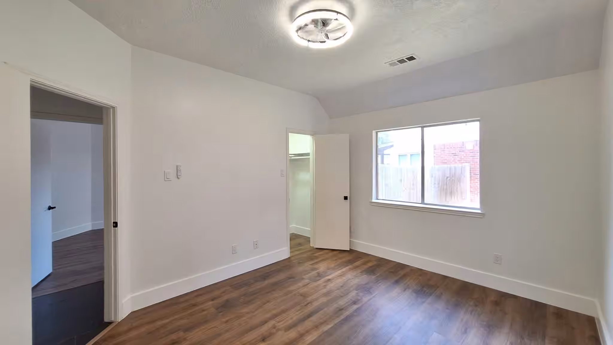 Photo 3 of 17122 Canterbury Green Court, Sugar Land, TX