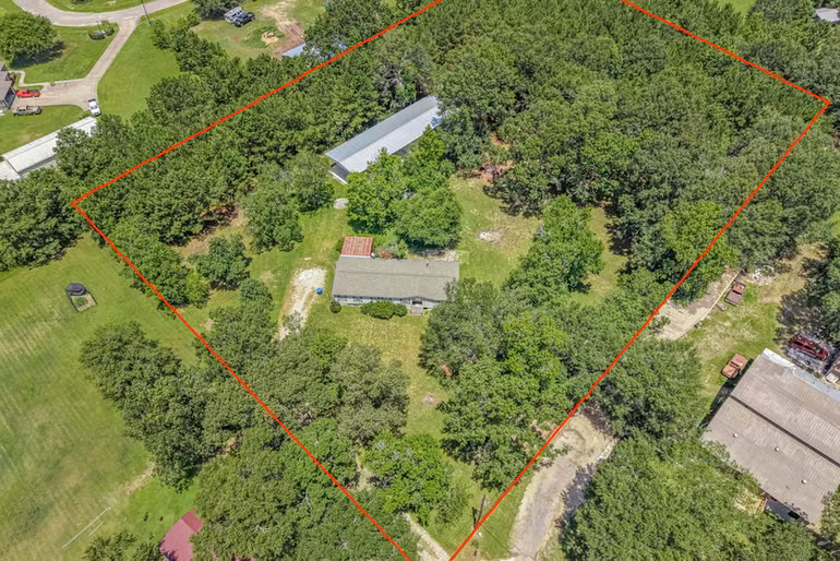 Photo 2 of 25979 Shade Tree Lane, Splendora, TX