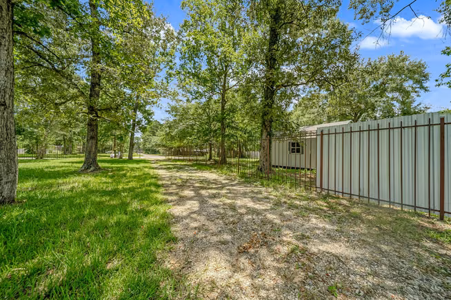 Photo 3 of 25979 Shade Tree Lane, Splendora, TX