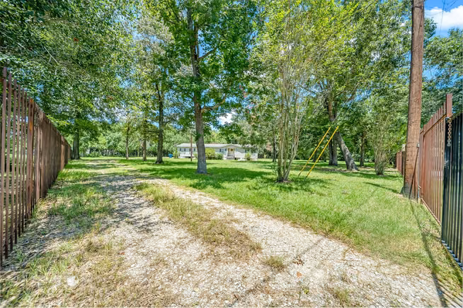 Photo 4 of 25979 Shade Tree Lane, Splendora, TX