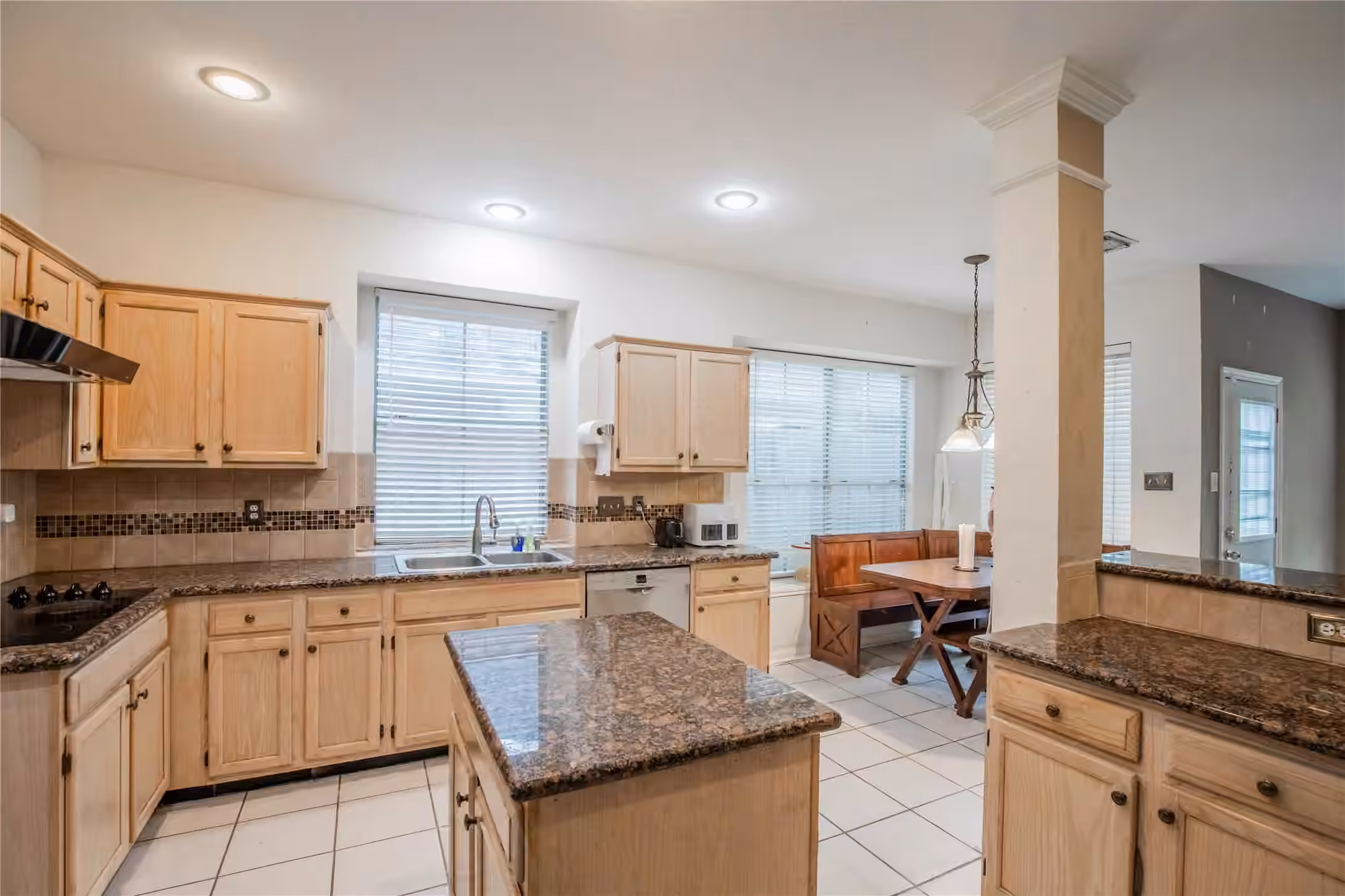 Photo 5 of 1606 Diamond Brook Drive, Houston, TX