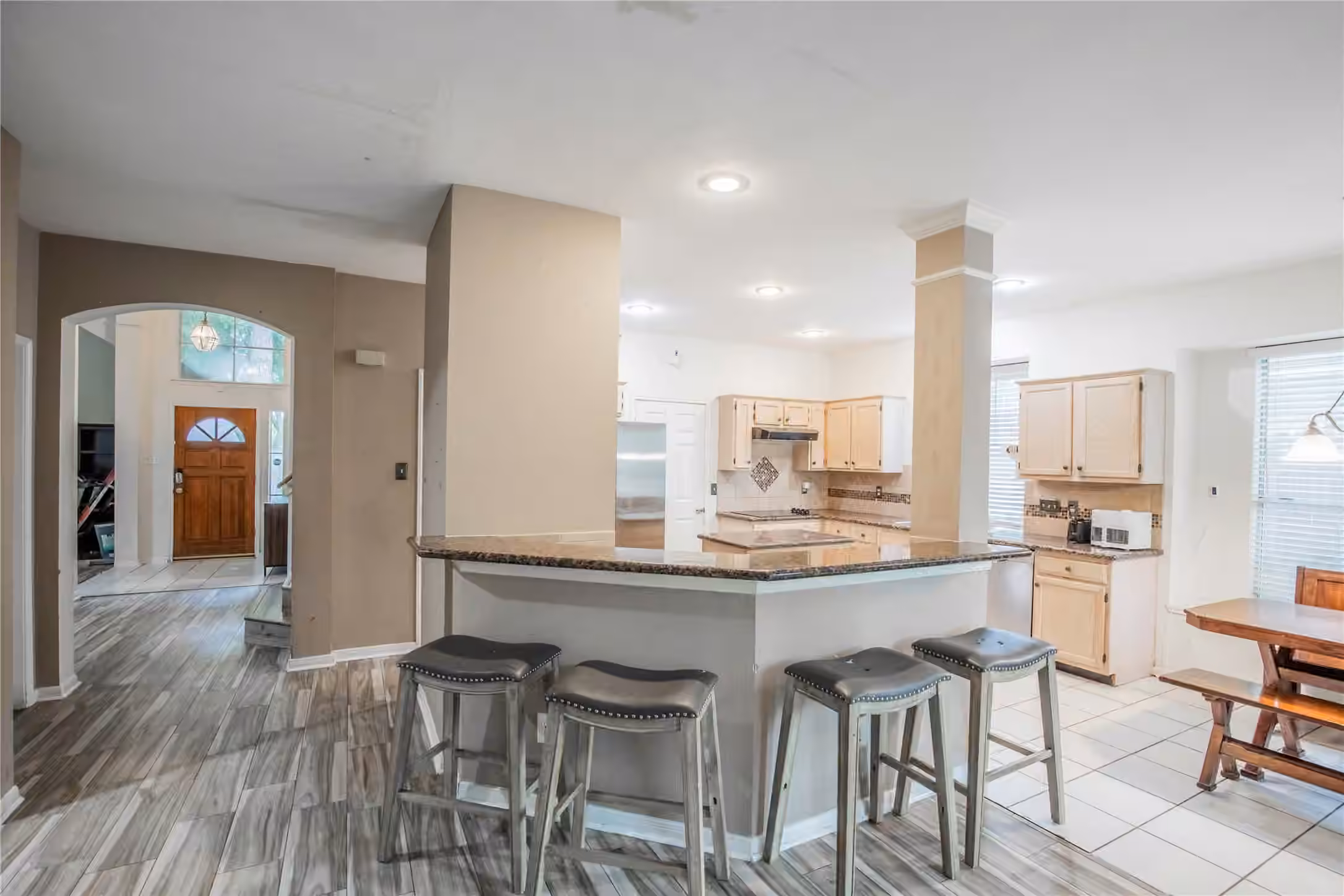 Photo 7 of 1606 Diamond Brook Drive, Houston, TX