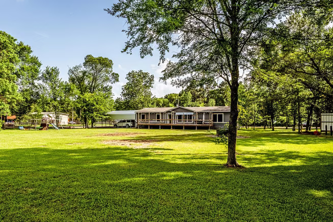 Photo 4 of 61 Kathryn Drive, Huntsville, TX