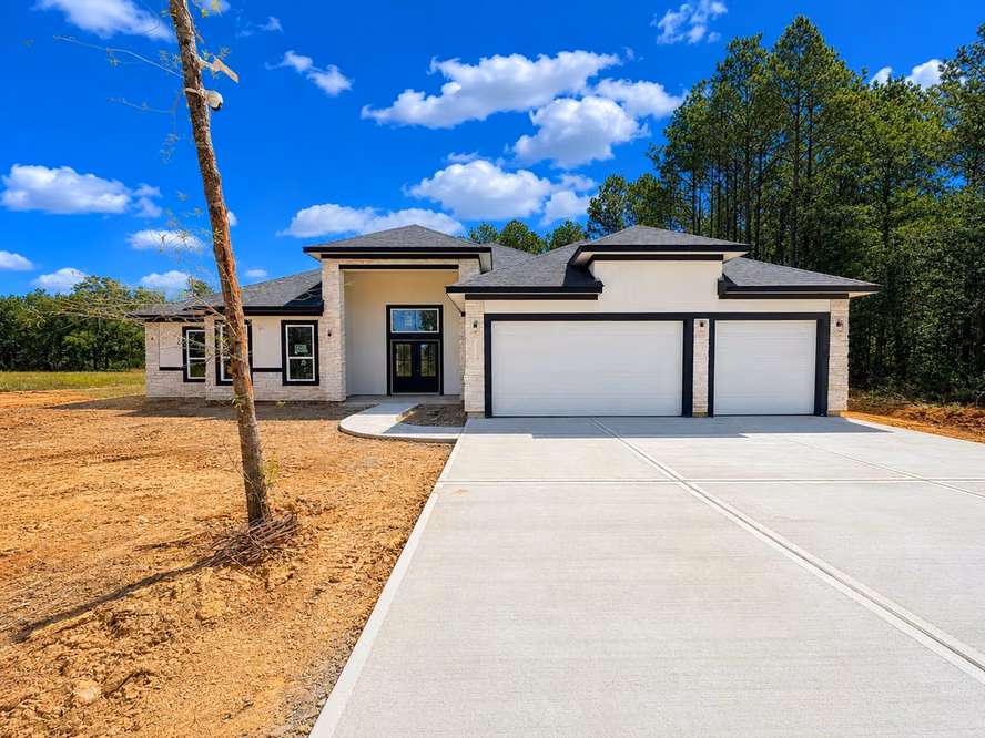Photo of 1306 Road 6604, Dayton, TX 77535