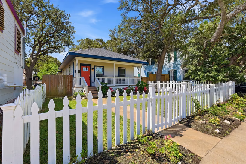Photo 3 of 3511 Avenue Q, Galveston, TX