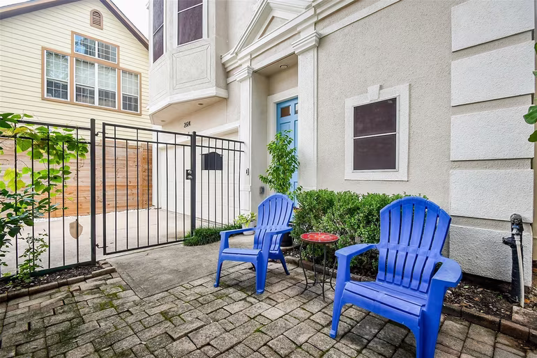 Photo 4 of 2614 Maxroy Street, Houston, TX