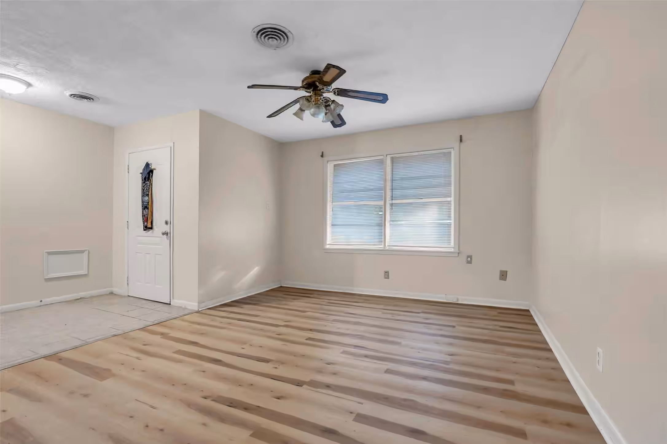 Photo 3 of 1901 Texoma Street, Baytown, TX