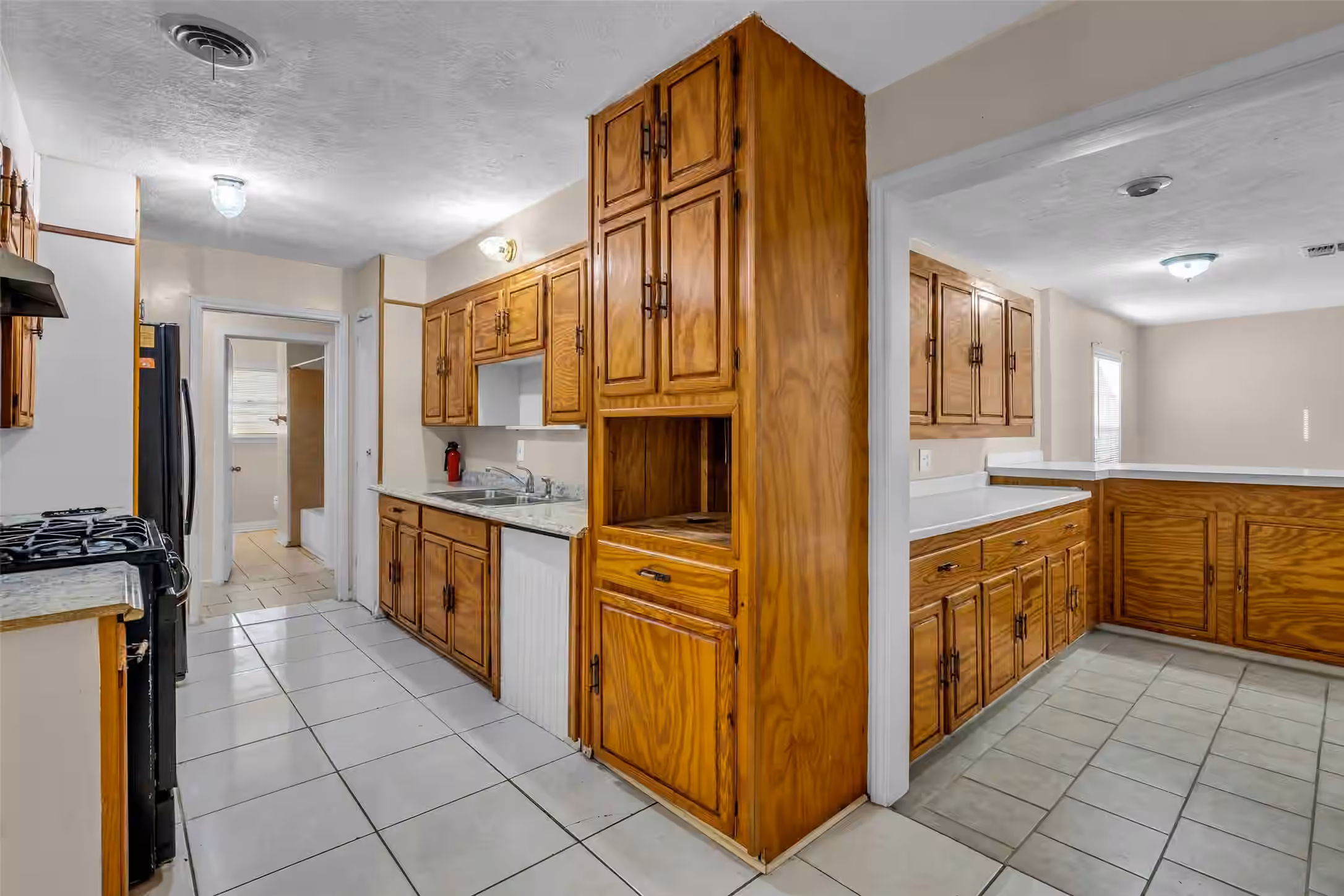 Photo 7 of 1901 Texoma Street, Baytown, TX