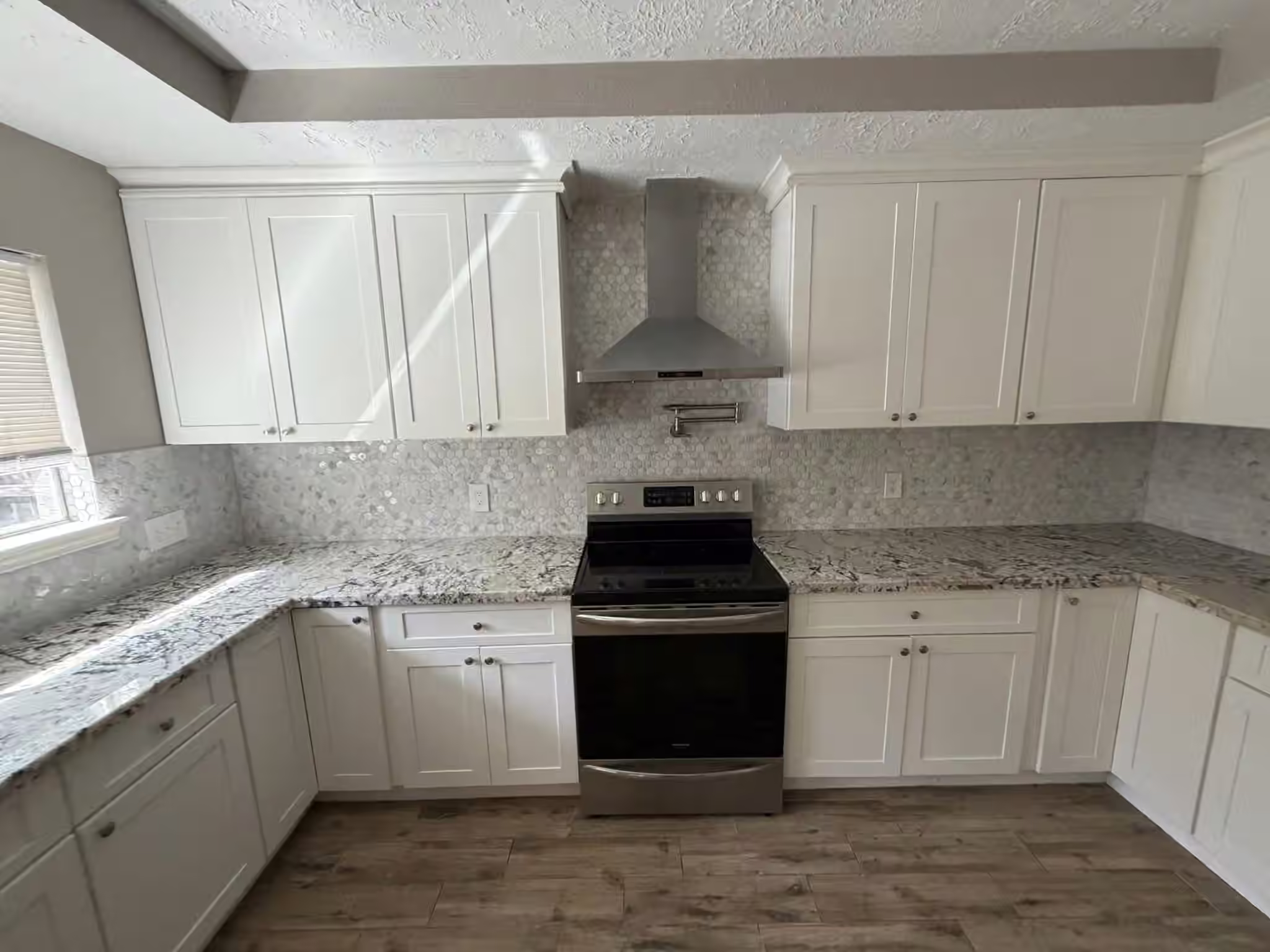 Photo 6 of 217 Willoughby Drive, Richmond, TX