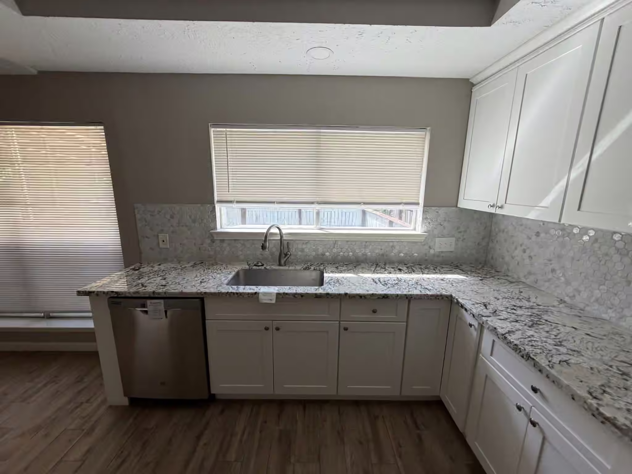 Photo 7 of 217 Willoughby Drive, Richmond, TX