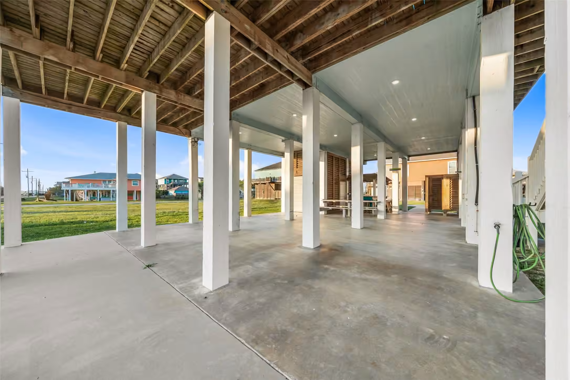 Photo 4 of 876 Palmetto Drive, Port Bolivar, TX
