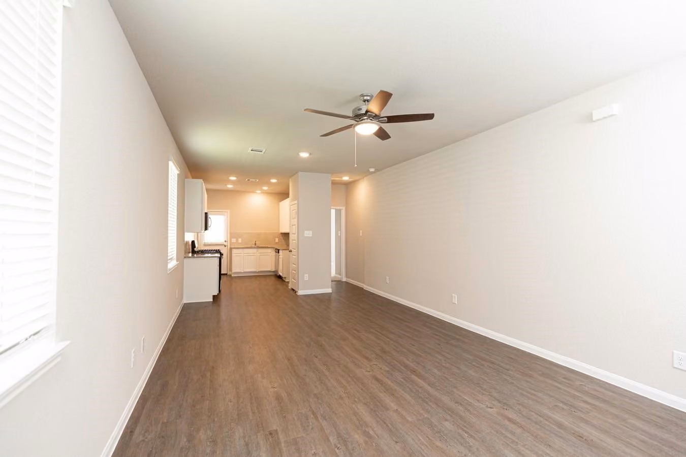 Photo 5 of 14042 Chinook Drive, Conroe, TX