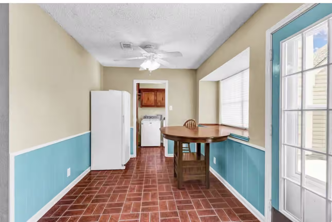 Photo 7 of 221 Wedgewood Street, Lake Jackson, TX
