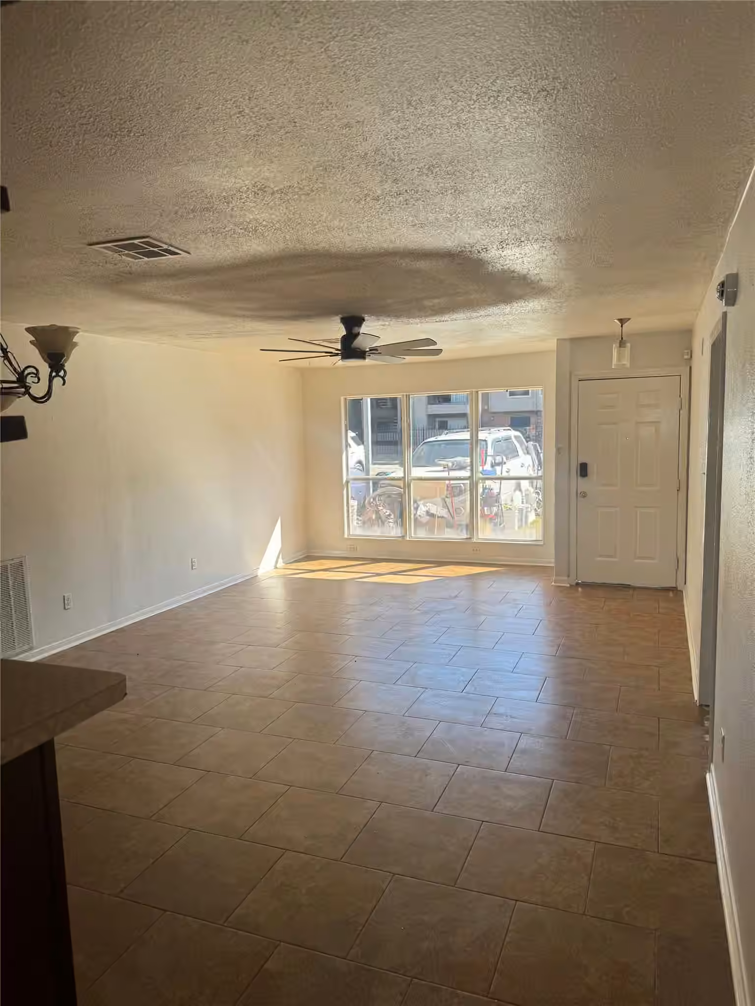 Photo 4 of 9626 Keegan Road, Houston, TX