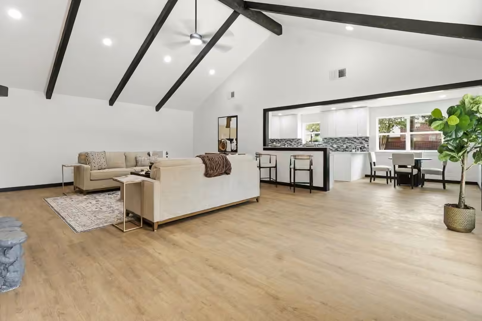 Photo 2 of 3300 Knight Lane, Baytown, TX