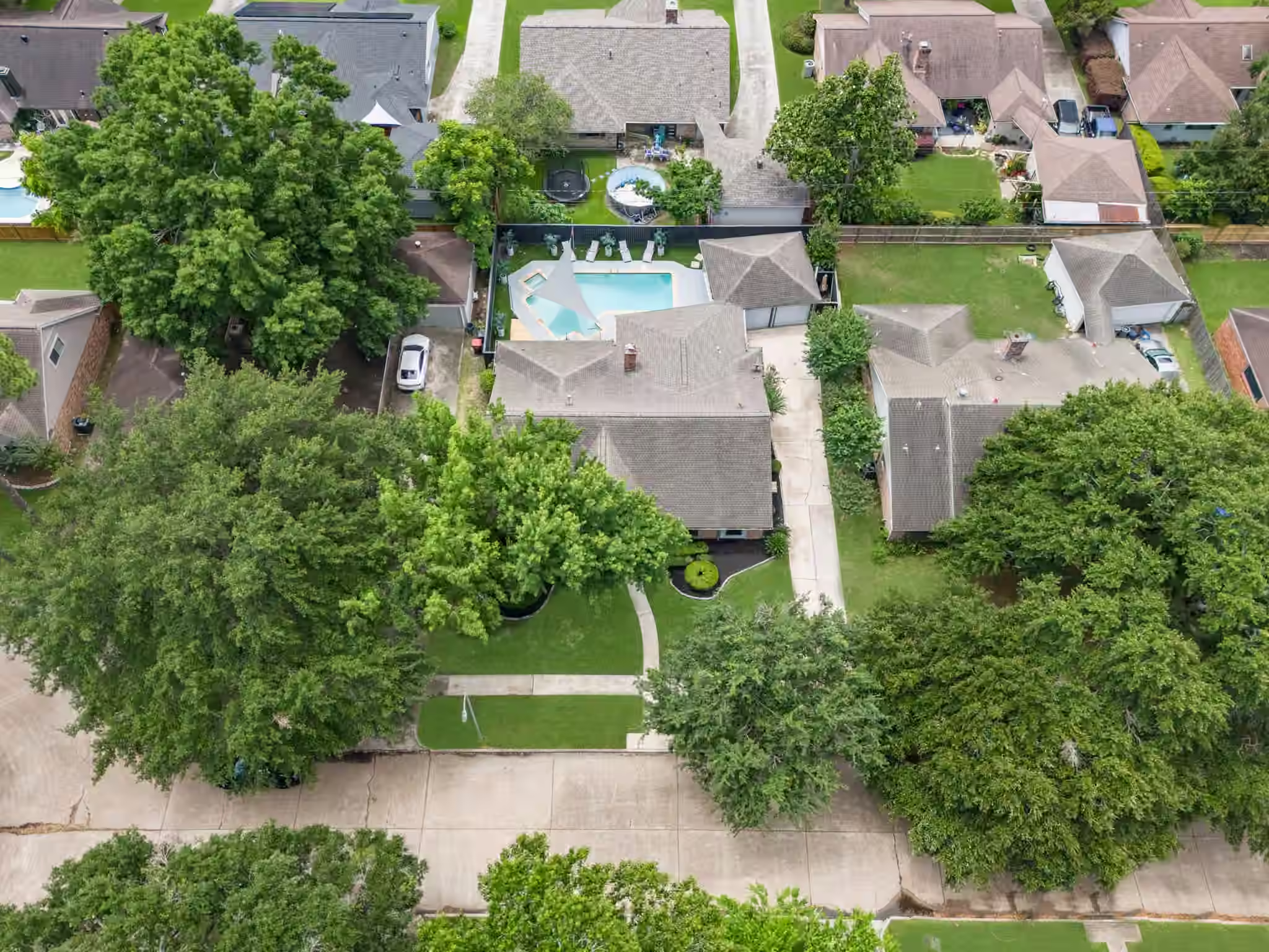 Photo 2 of 8215 Braes Meadow Drive, Houston, TX