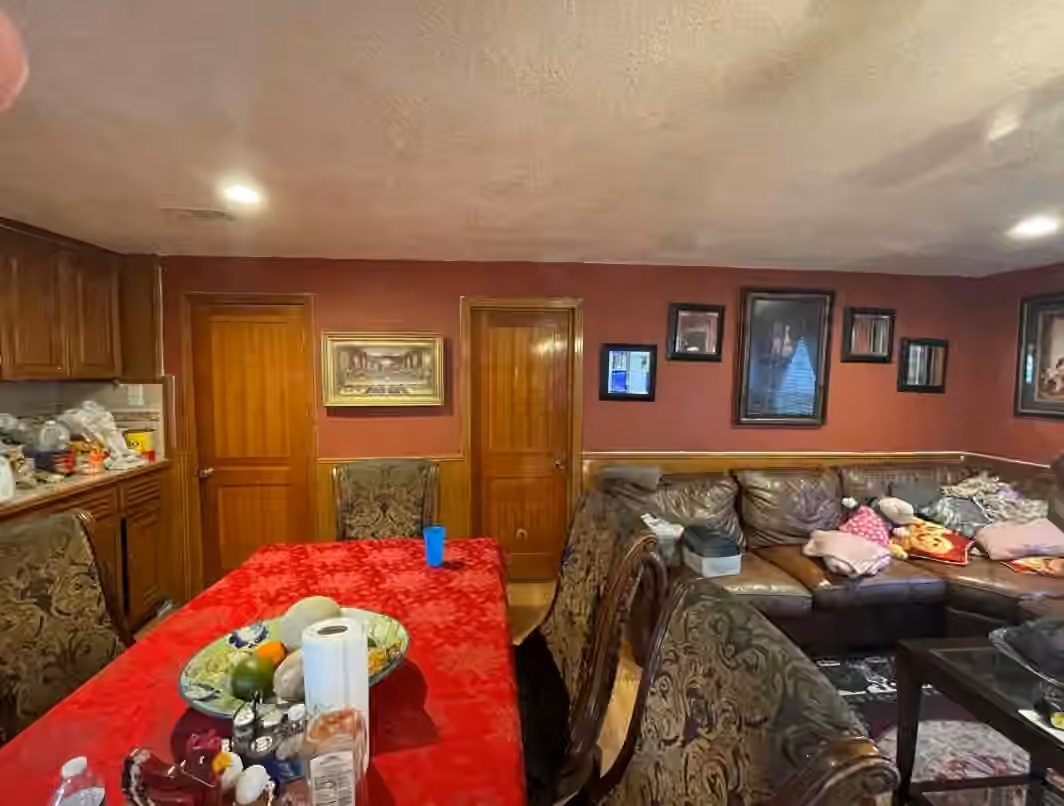 Photo 4 of 7509 Meadowview Drive, Houston, TX