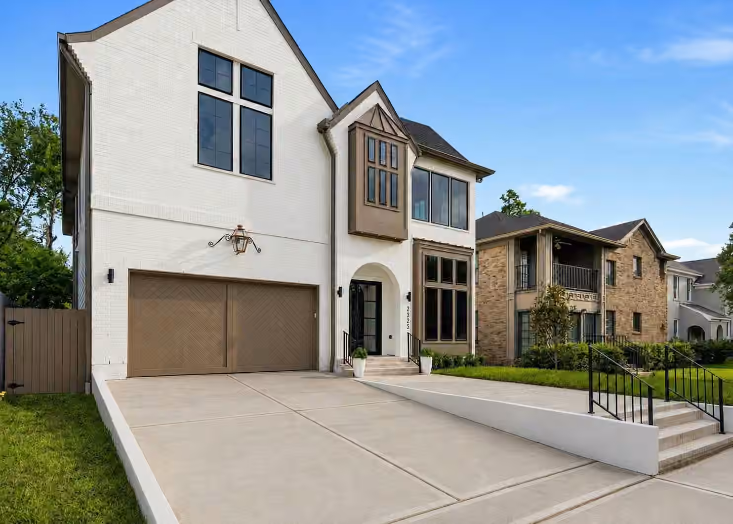 Photo 3 of 2325 Wroxton Road, Houston, TX