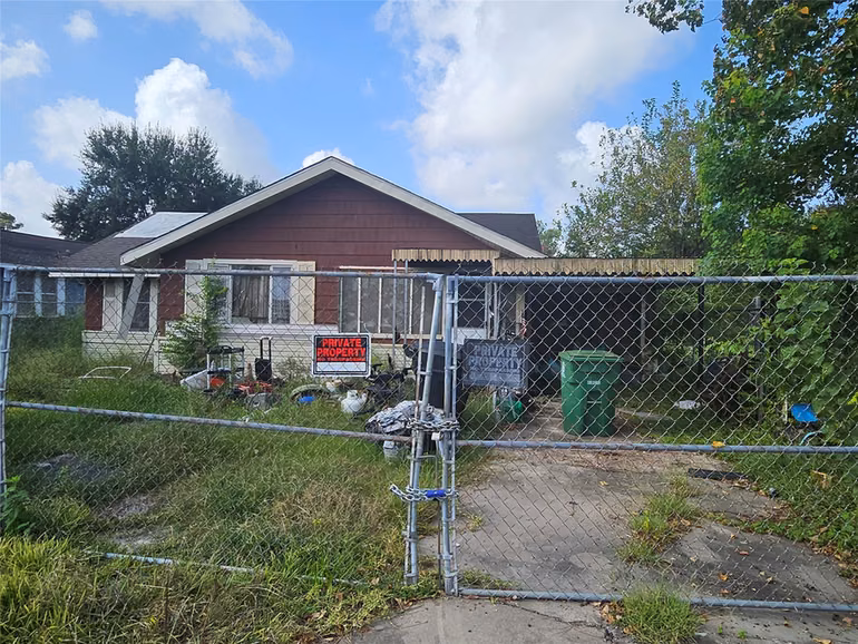Photo 6 of 6826 Larkstone Street, Houston, TX