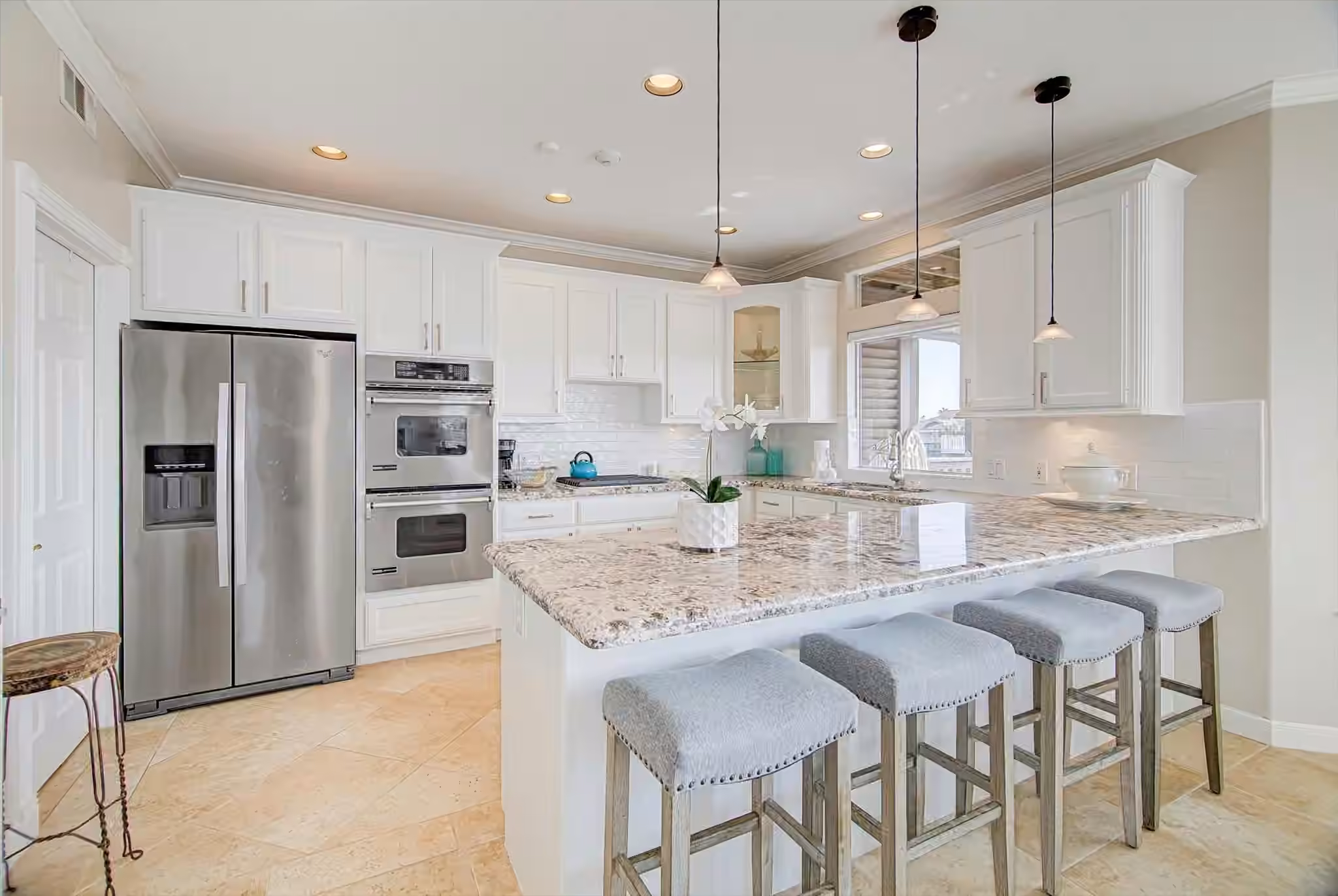 Photo 4 of 1095 Redfish Street, Bayou Vista, TX