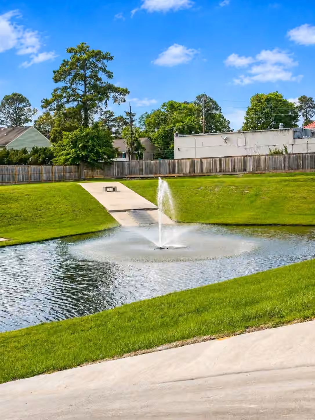 Photo 4 of 4814 Pecan Arbor Lane, Houston, TX