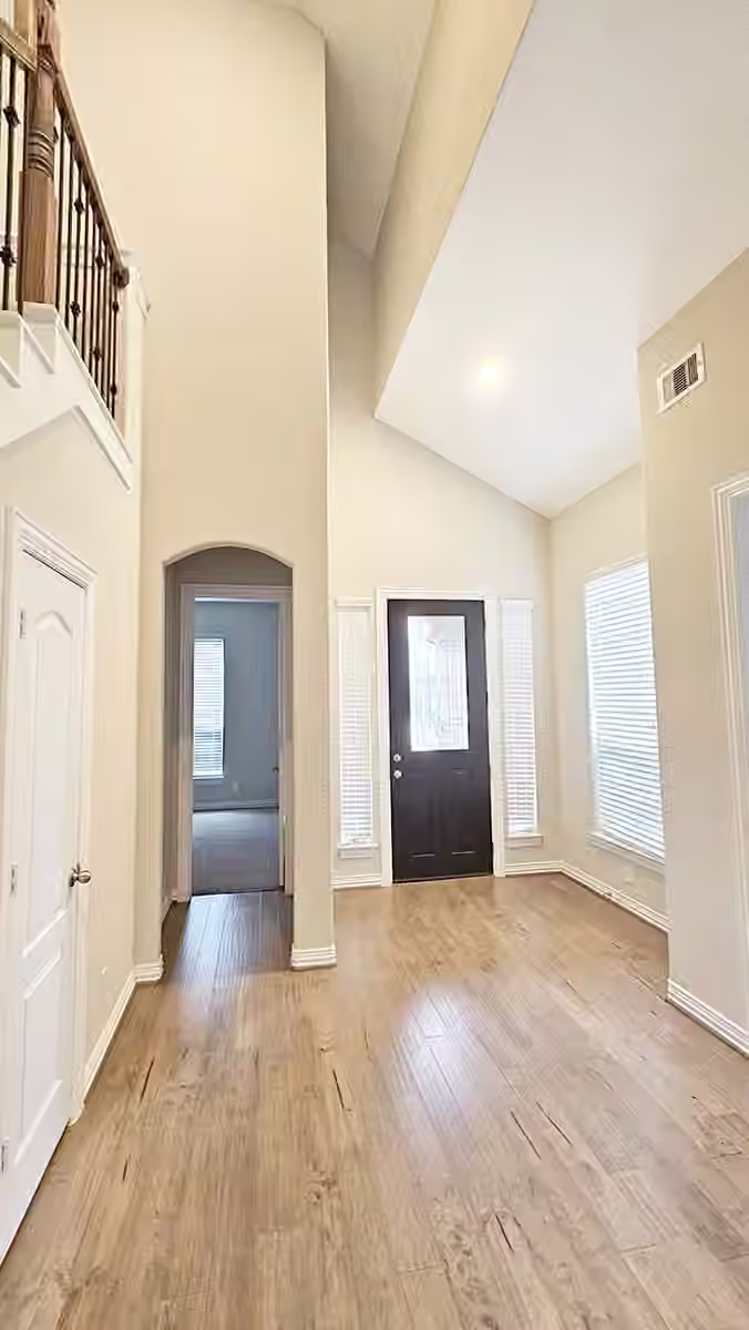 Photo 3 of 104 Forest Bend Court, Clute, TX